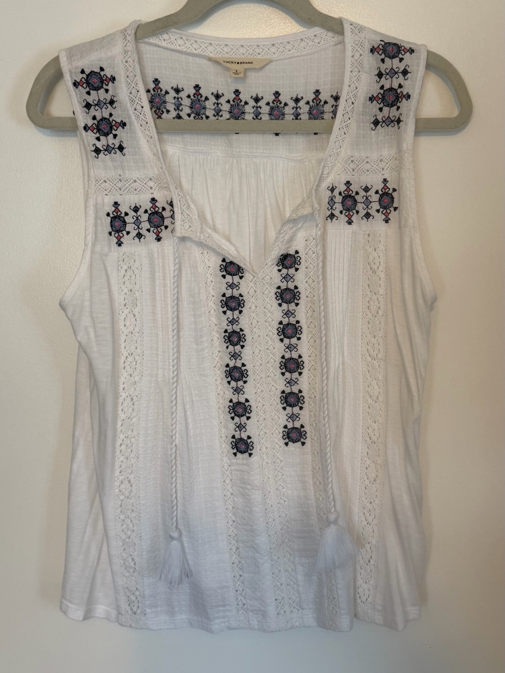 Lucky Brand White Sleeveless Embroidered Tassel Camisole